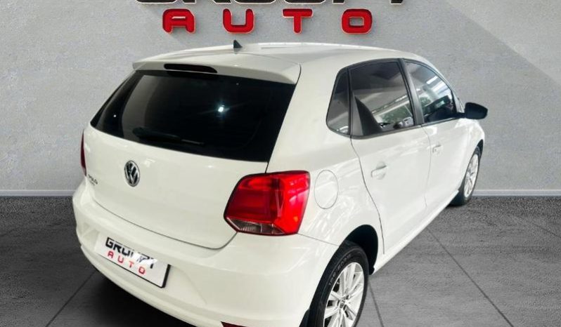 
								Volkswagen Polo Vivo Hatch 1.6 Comfortline Tiptronic full									