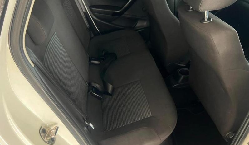 
								Volkswagen Polo Vivo Hatch 1.6 Comfortline Tiptronic full									