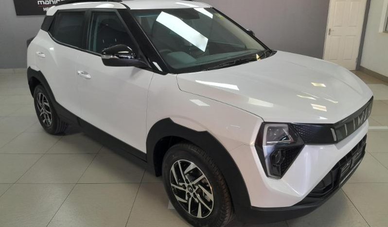 
								Mahindra XUV 3X0 1.2 AX5 MT full									
