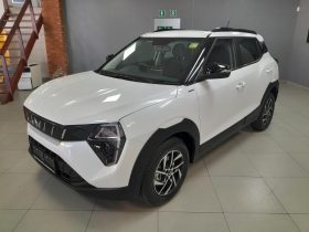 Mahindra XUV 3X0 1.2 AX5 MT