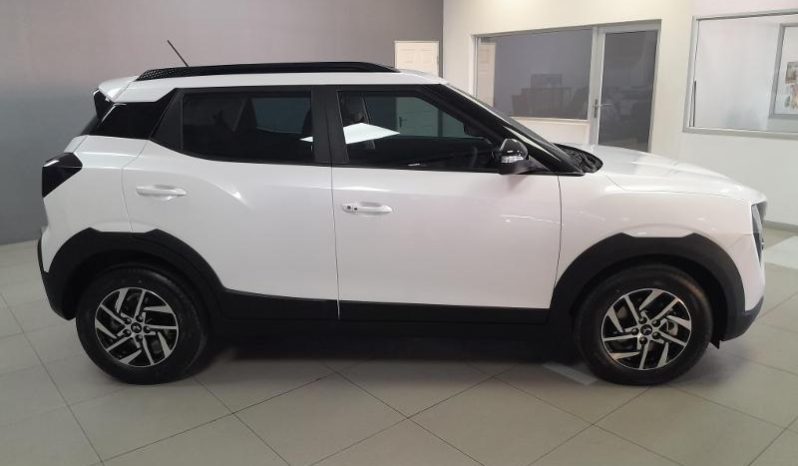 
								Mahindra XUV 3X0 1.2 AX5 MT full									