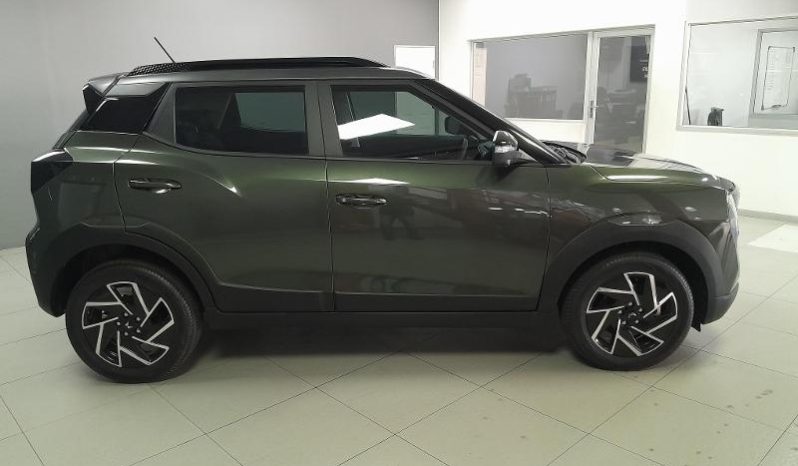 
								Mahindra XUV 3X0 1.2 AX7L AT full									