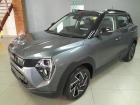 Mahindra XUV 3X0 1.2 AX7L AT