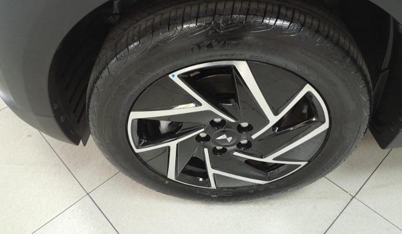 
								Mahindra XUV 3X0 1.2 AX7L AT full									