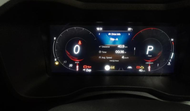 
								Mahindra XUV 3X0 1.2 AX7L AT full									