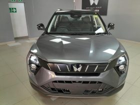 Mahindra XUV 3X0 1.2 AX7L AT