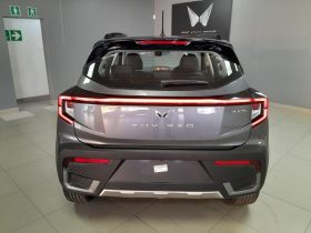 Mahindra XUV 3X0 1.2 AX7L AT