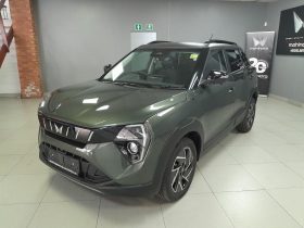 Mahindra XUV 3X0 1.2 AX7L AT