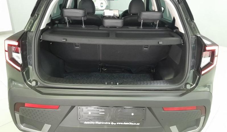 
								Mahindra XUV 3X0 1.2 AX7L AT full									