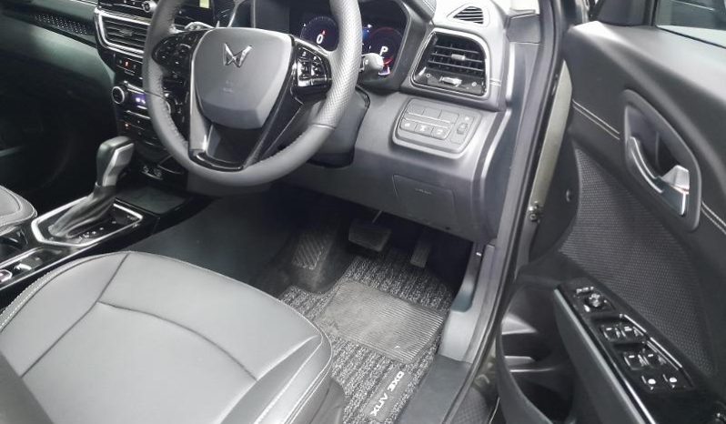 
								Mahindra XUV 3X0 1.2 AX7L AT full									