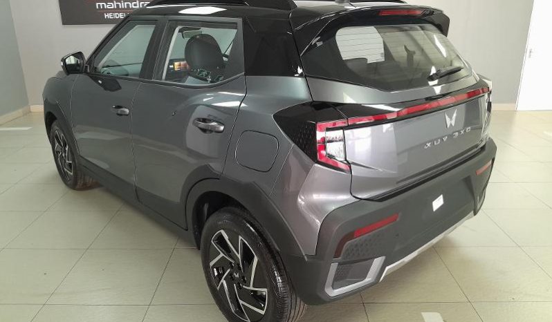 
								Mahindra XUV 3X0 1.2 AX7L AT full									