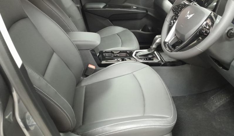 
								Mahindra XUV 3X0 1.2 AX7L AT full									