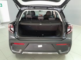 Mahindra XUV 3X0 1.2 AX7L AT