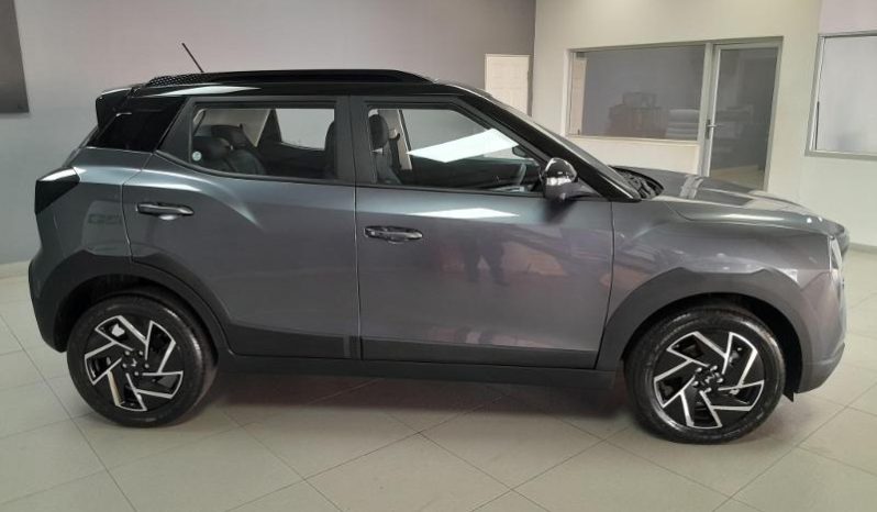 
								Mahindra XUV 3X0 1.2 AX7L AT full									