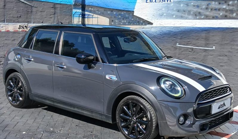 
								MINI Hatch 5-Door Cooper S Steptronic full									