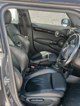 
										MINI Hatch 5-Door Cooper S Steptronic full									