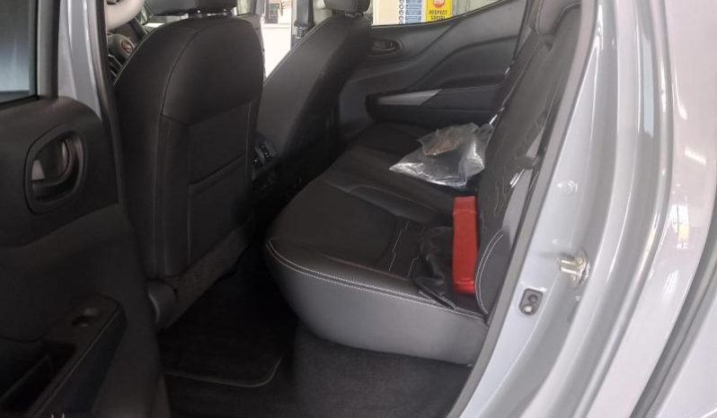 
								Nissan Navara 2.5D Pro-4X D Cab 4X4 At full									
