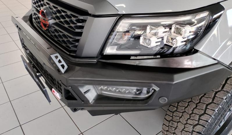 
								Nissan Navara 2.5D Pro-4X D Cab 4X4 At full									