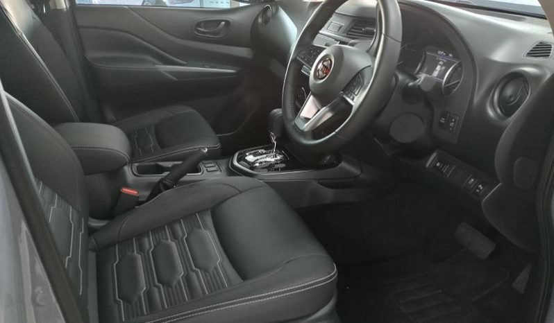 
								Nissan Navara 2.5D Pro-4X D Cab 4X4 At full									