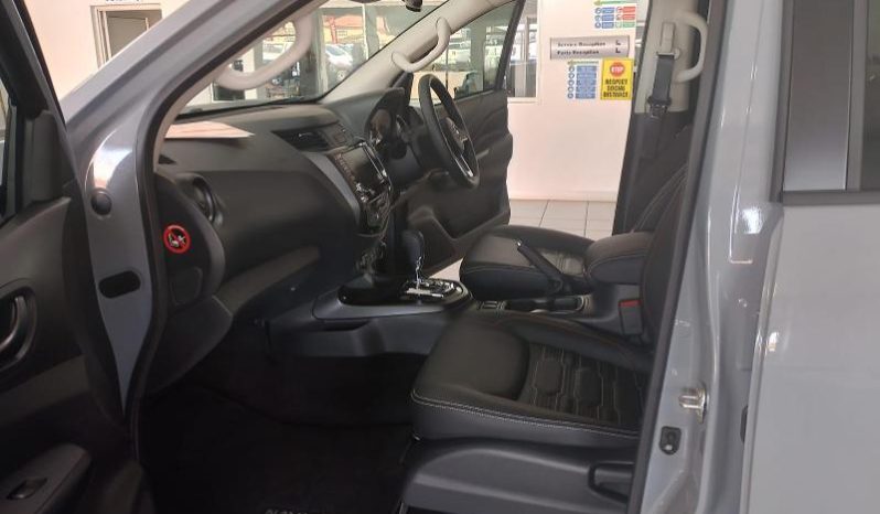 
								Nissan Navara 2.5D Pro-4X D Cab 4X4 At full									