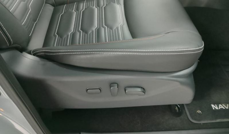 
								Nissan Navara 2.5D Pro-4X D Cab 4X4 At full									