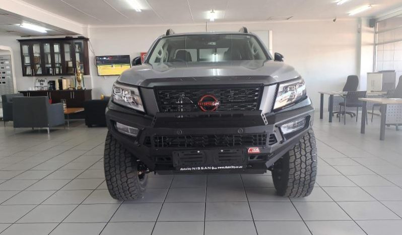 
								Nissan Navara 2.5D Pro-4X D Cab 4X4 At full									