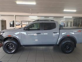 Nissan Navara 2.5D Pro-4X D Cab 4X4 At
