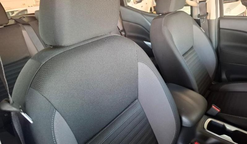 
								Nissan Navara 2.5D Se Plus D Cab 4X2 At full									