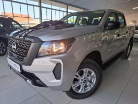 Nissan Navara 2.5D Se Plus D Cab 4X2 At