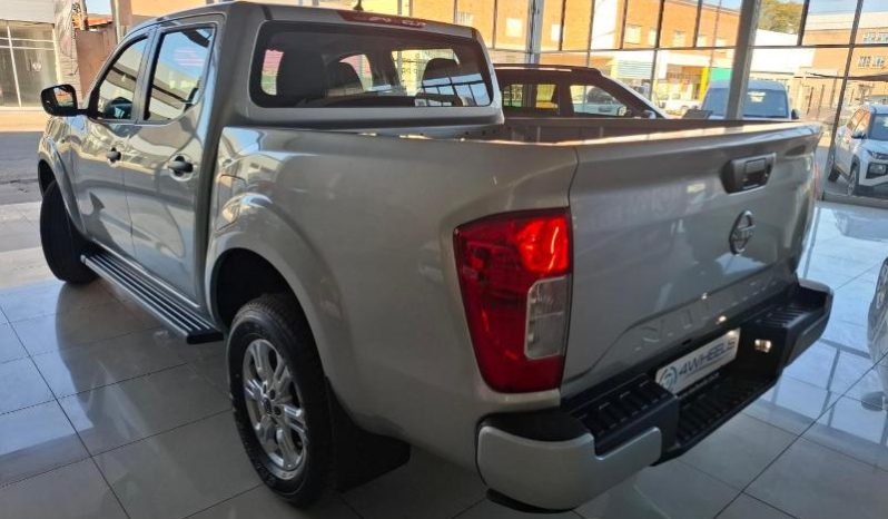 
								Nissan Navara 2.5D Se Plus D Cab 4X2 At full									