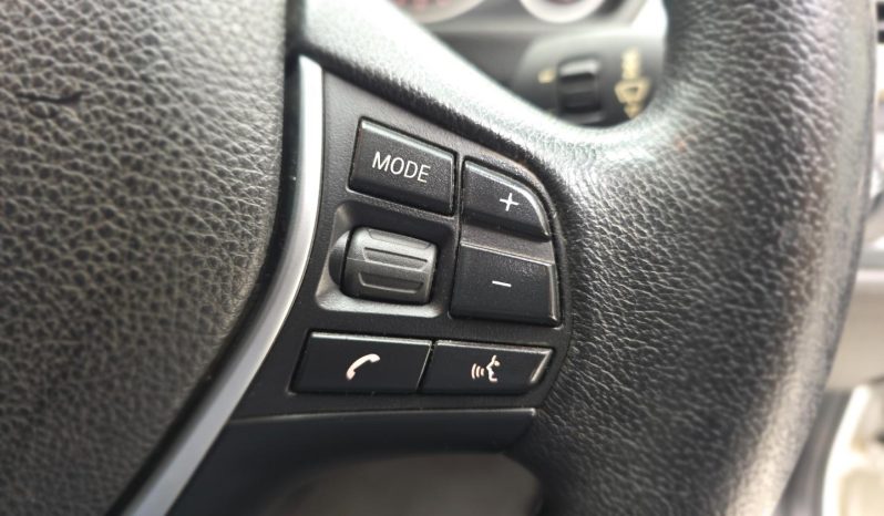
								BMW 3 Series Sedan 316i Steptronic full									