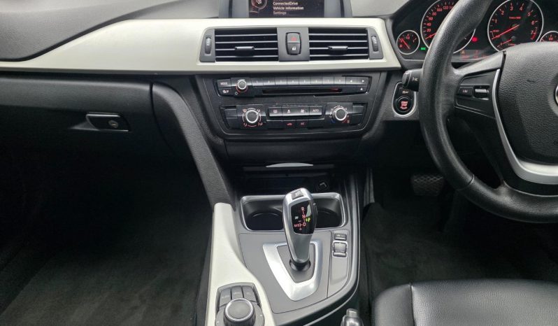 
								BMW 3 Series Sedan 316i Steptronic full									