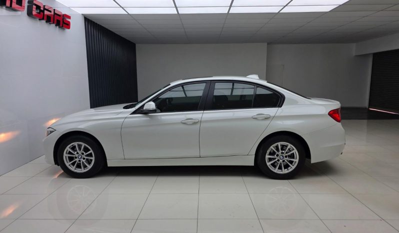 
								BMW 3 Series Sedan 316i Steptronic full									