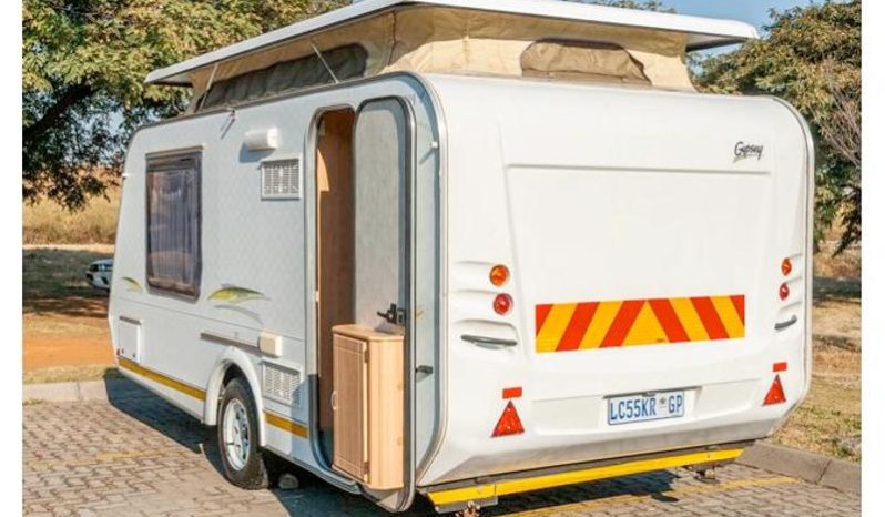 
								Caravan Gypsey Romany full									
