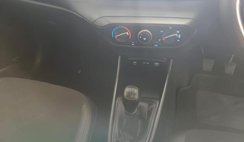 
								Hyundai I20 1.2 Premium full									