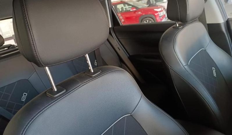 
								Hyundai I20 1.2 Premium full									