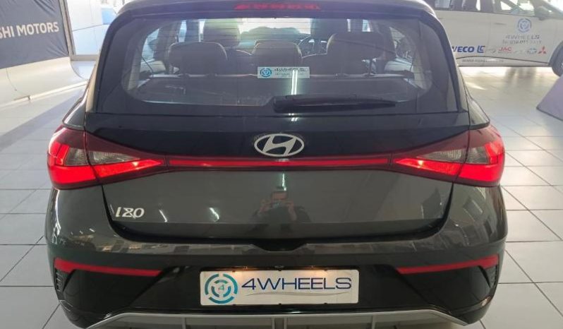 
								Hyundai I20 1.2 Premium full									