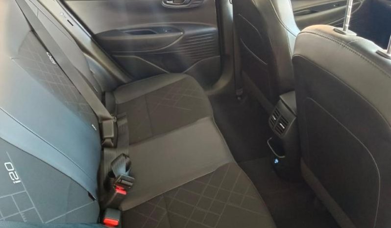 
								Hyundai I20 1.2 Premium full									