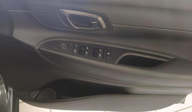
								Hyundai I20 1.2 Premium full									