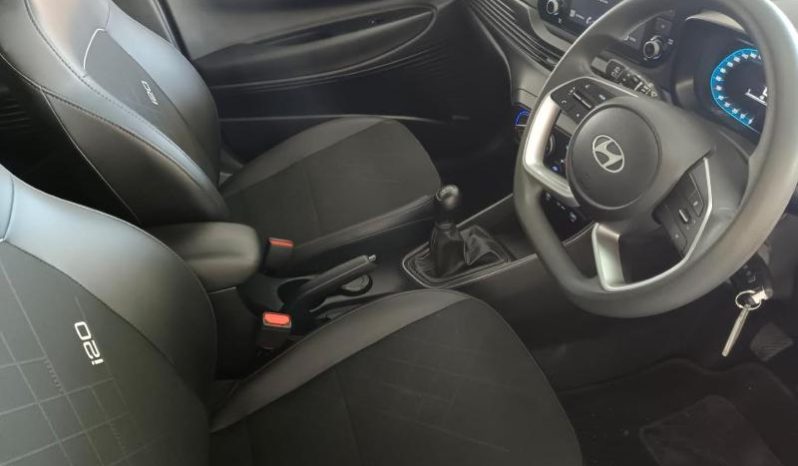 
								Hyundai I20 1.2 Premium full									