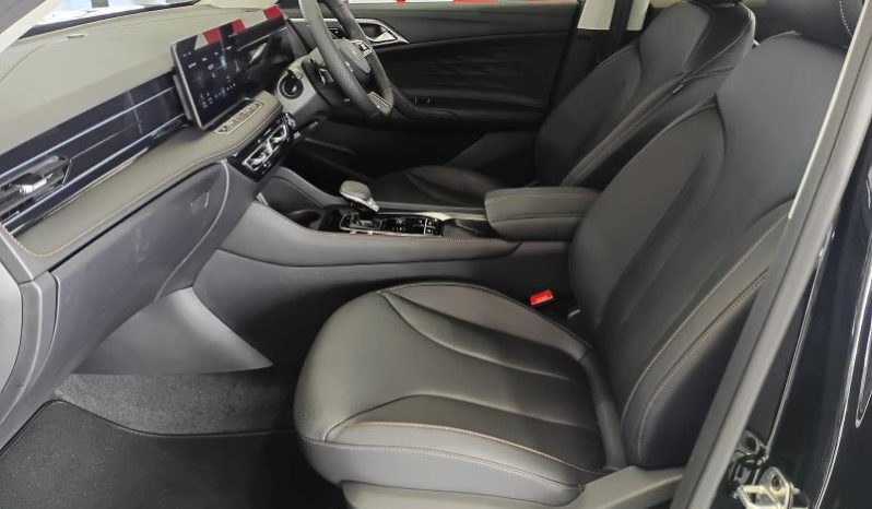 
								MG Hs 2.0T Luxury At full									