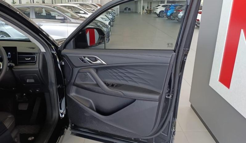 
								MG Hs 2.0T Luxury At full									