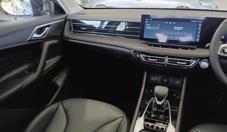 
								MG Hs 2.0T Luxury At full									