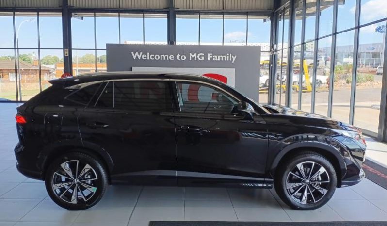 
								MG Hs 2.0T Luxury At full									