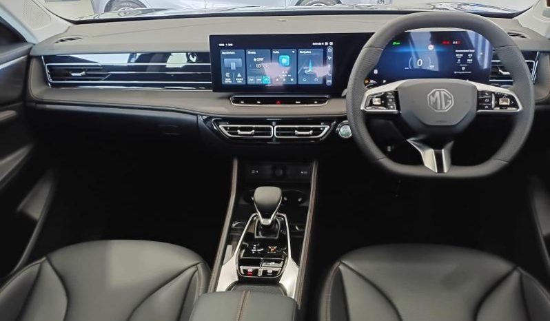 
								MG Hs 2.0T Luxury At full									