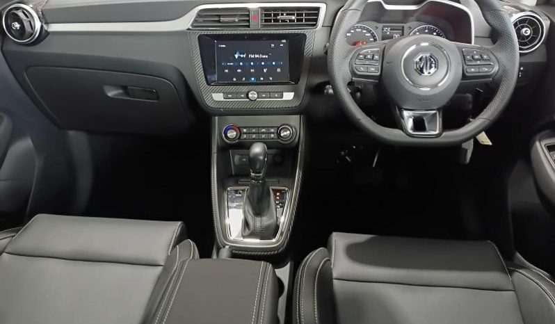 
								MG Zs 1.5 Luxury At full									