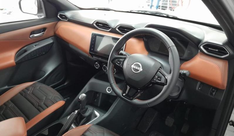 
								Nissan Magnite 1.0 Acenta Plus At full									