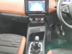 
										Nissan Magnite 1.0 Acenta Plus At full									
