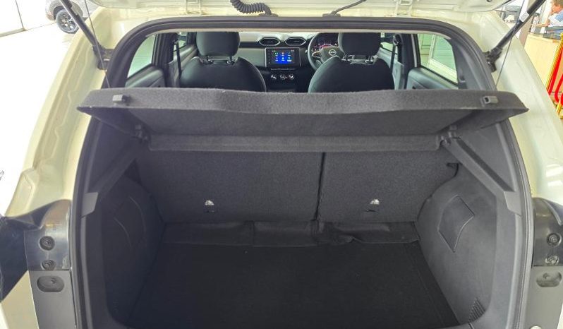 
								Nissan Magnite 1.0T Acenta Cvt full									
