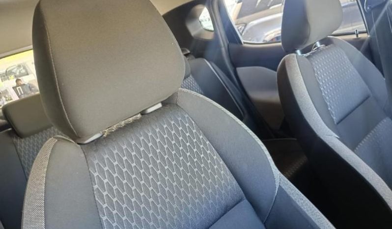 
								Nissan Magnite 1.0T Acenta Cvt full									
